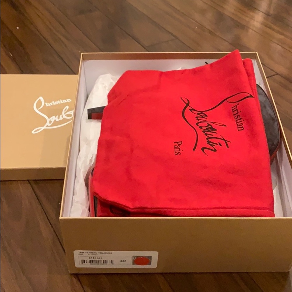 Gorgeous brand new Christian Louboutin booties 🤩